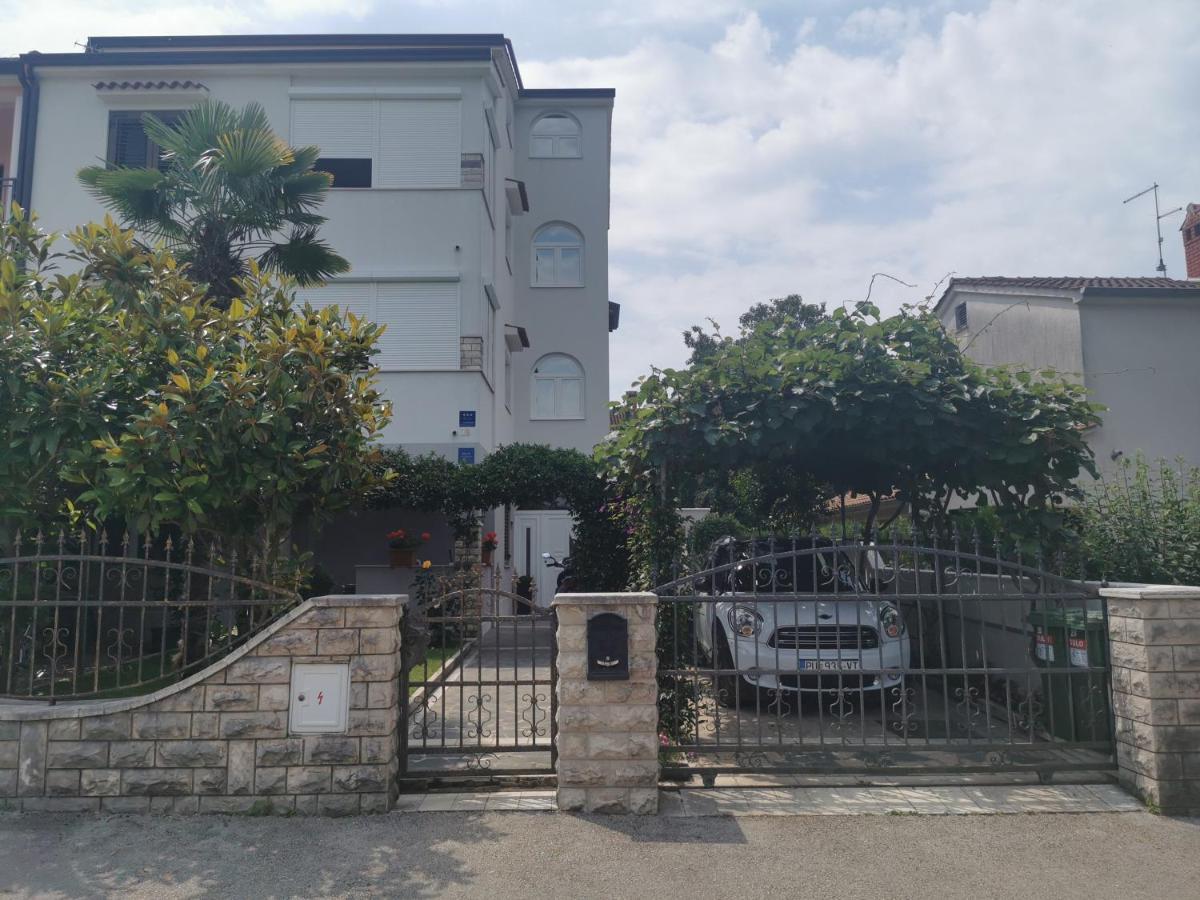 Apartments Slisko Poreč Exteriör bild